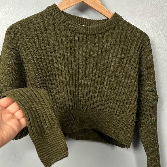 URBAN OUTFITTERS Green Cribbed Cropped Sweater Sz XP TP - Picture 5 of 15